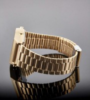 Наручные часы b640wgg-9df