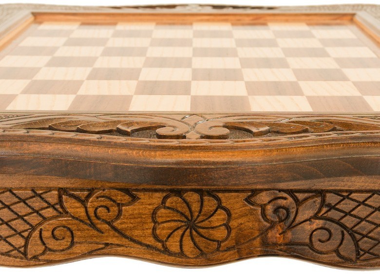 Шахматы резные в ларце 40, Haleyan