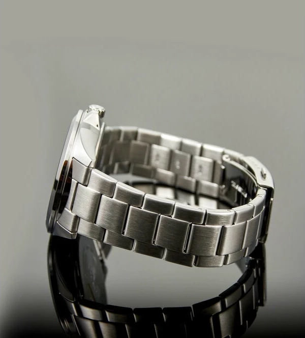 Наручные часы efv-140d-3avudf