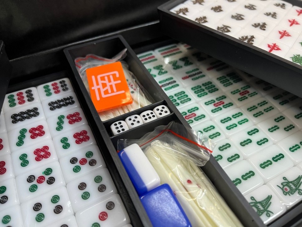 Маджонг в кожаном кейсе (синие фишки)