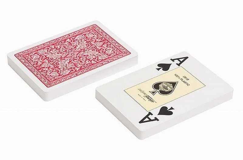 Карты "Fournier 2818 red" 100% пластик